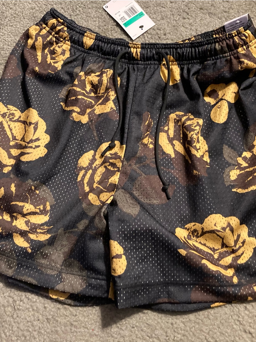 Black men’s Tee and Black/Gold Rose Mesh Shorts Set XL - Picture 5 of 5